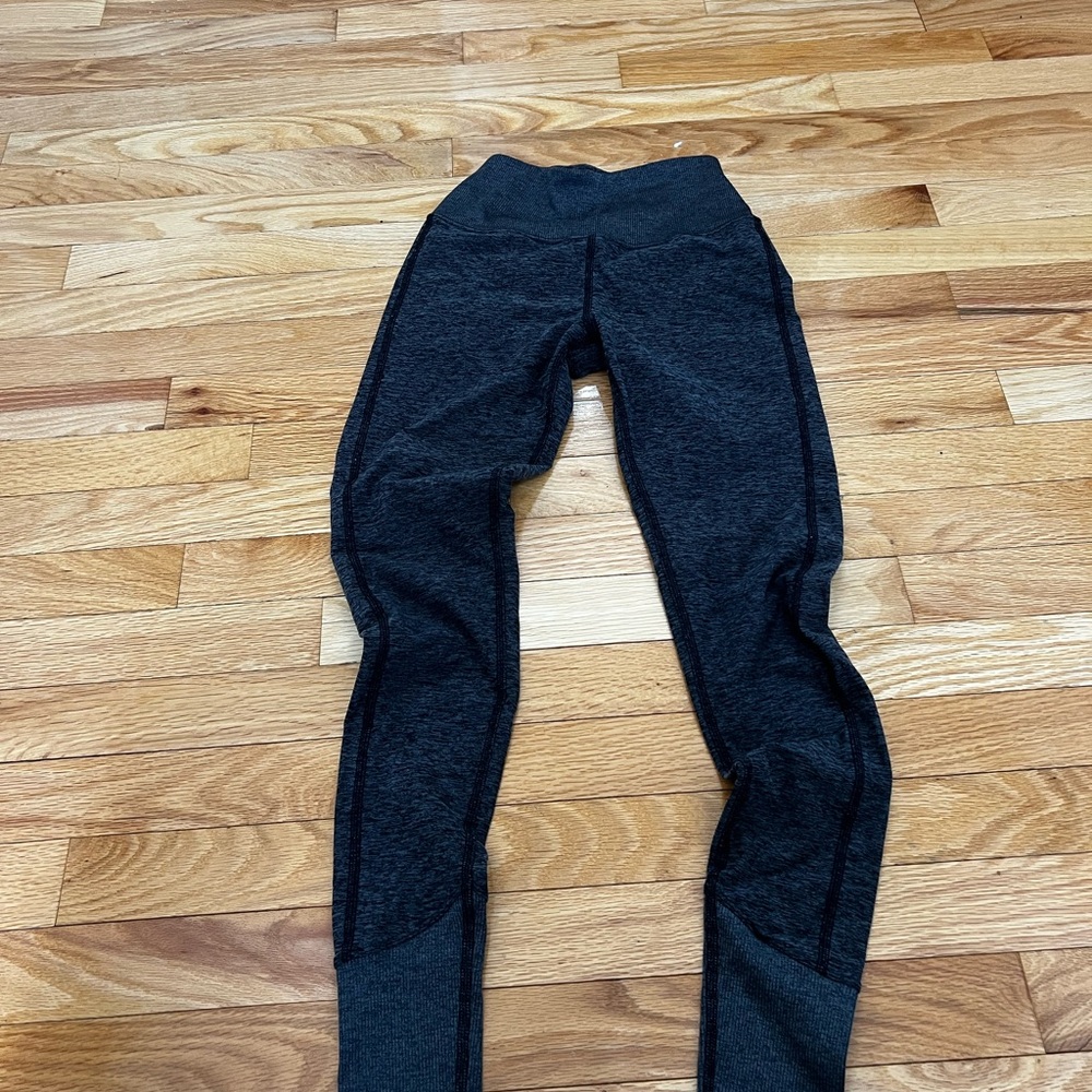 ALO Yoga Charcoal Leggings